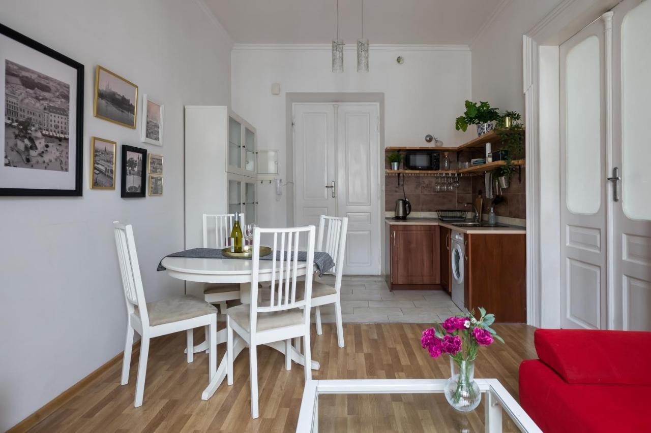 Discover Krakow Apartments - 3 Rakowicka St - Classic Apartments Near Main Station - Netflix Екстериор снимка