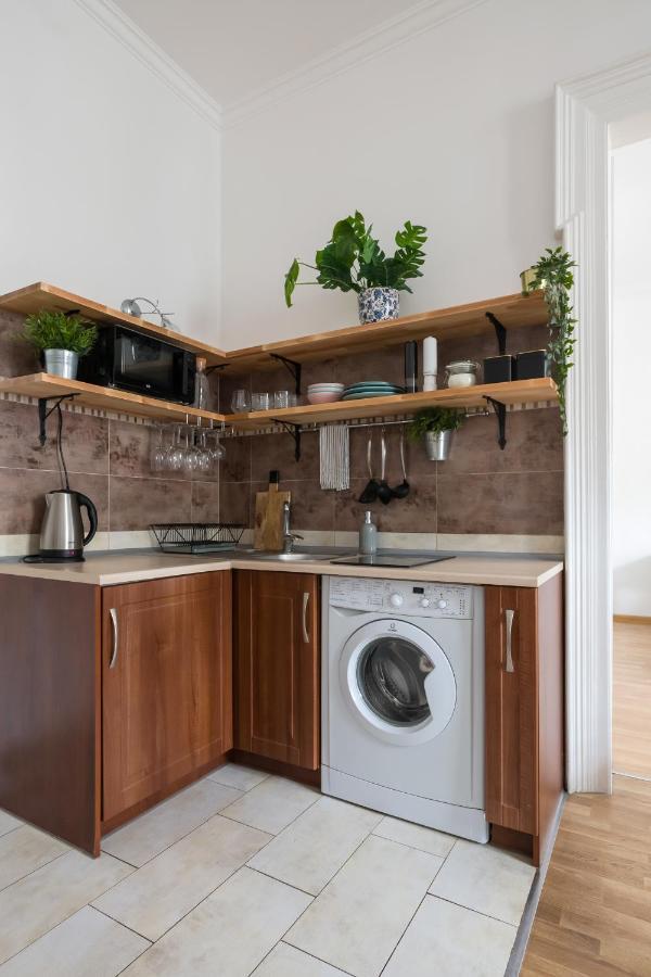 Discover Krakow Apartments - 3 Rakowicka St - Classic Apartments Near Main Station - Netflix Екстериор снимка