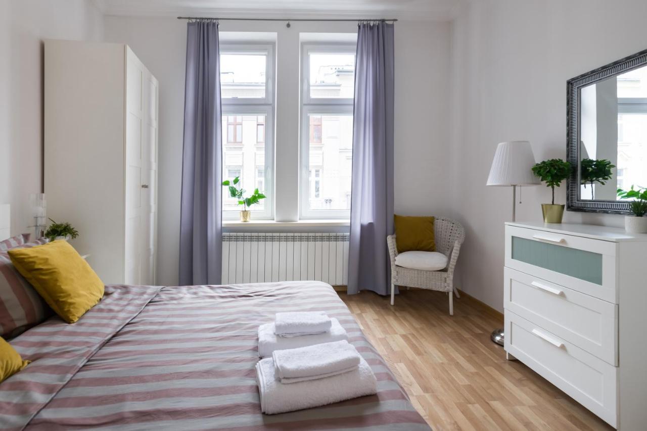 Discover Krakow Apartments - 3 Rakowicka St - Classic Apartments Near Main Station - Netflix Екстериор снимка