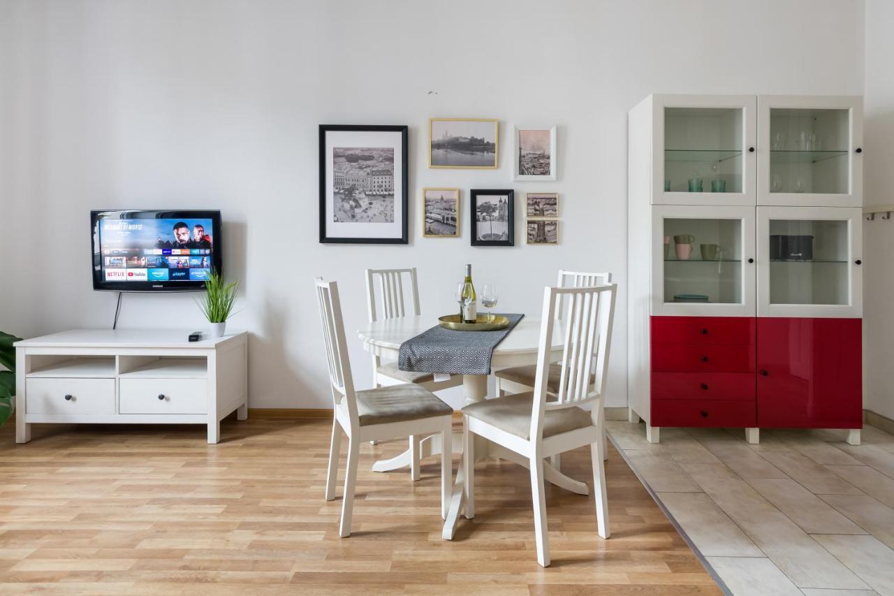 Discover Krakow Apartments - 3 Rakowicka St - Classic Apartments Near Main Station - Netflix Екстериор снимка