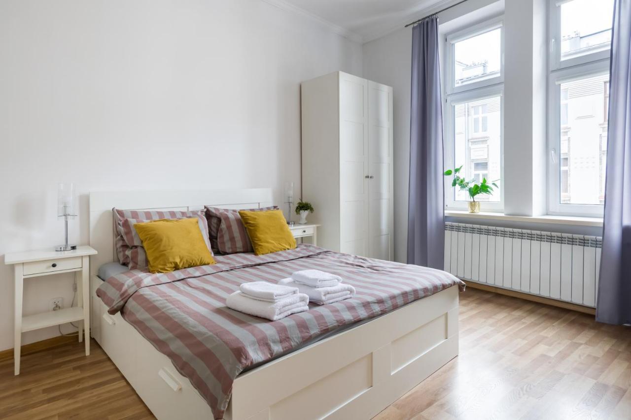 Discover Krakow Apartments - 3 Rakowicka St - Classic Apartments Near Main Station - Netflix Екстериор снимка