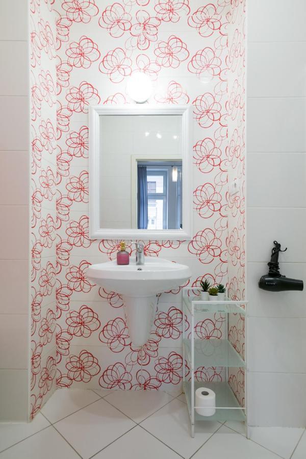 Discover Krakow Apartments - 3 Rakowicka St - Classic Apartments Near Main Station - Netflix Екстериор снимка