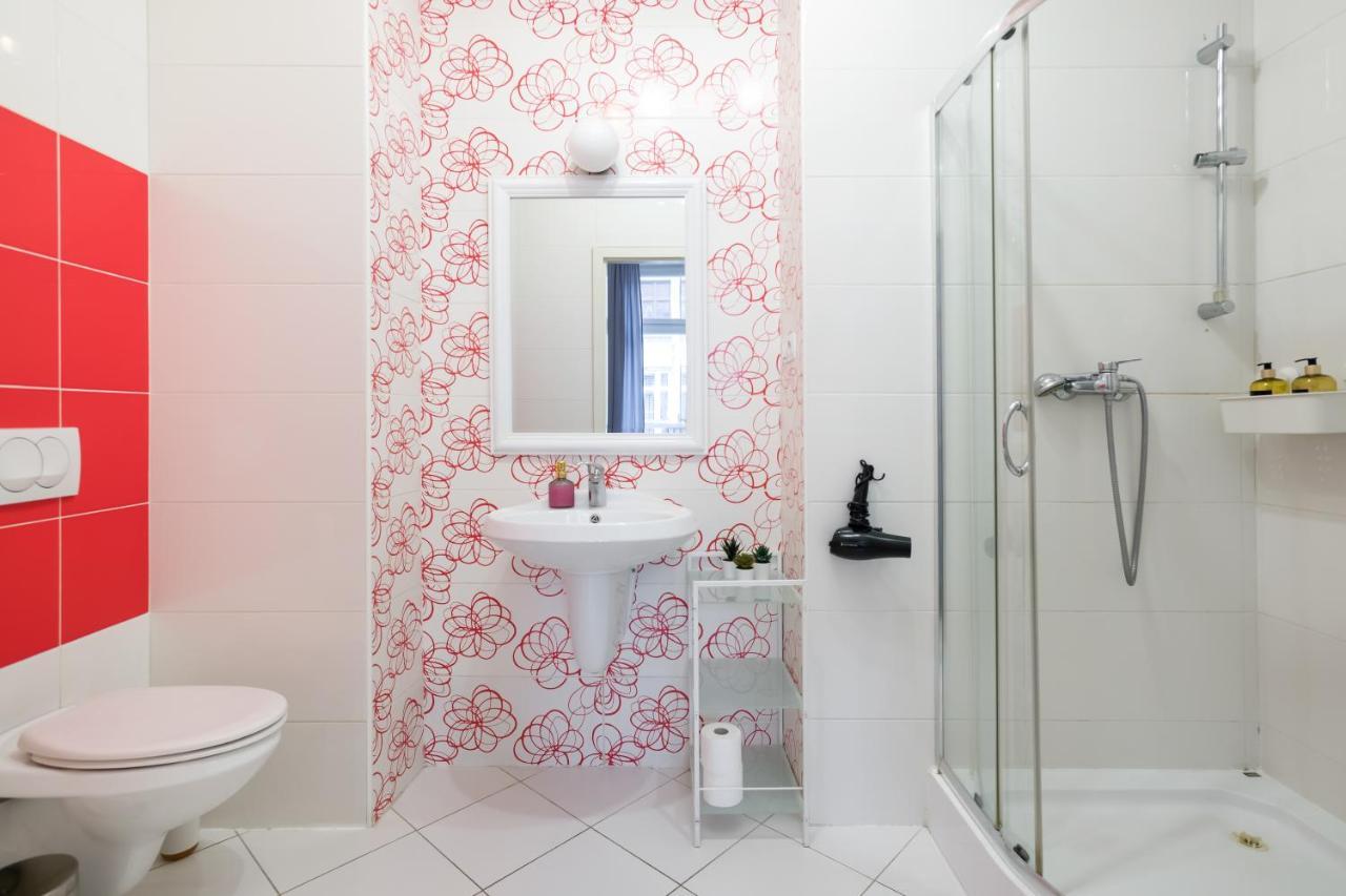 Discover Krakow Apartments - 3 Rakowicka St - Classic Apartments Near Main Station - Netflix Екстериор снимка